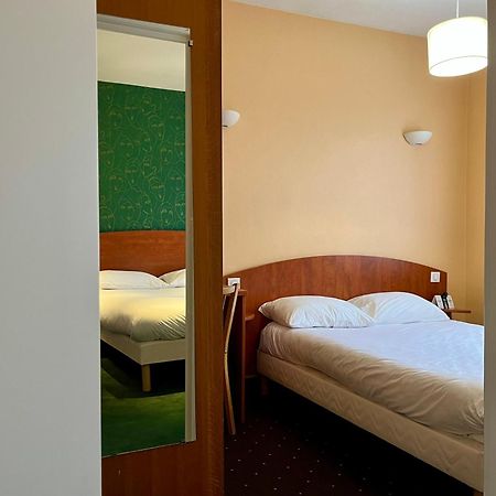 Hotel Logis Saint Louis La Suze-sur-Sarthe Esterno foto
