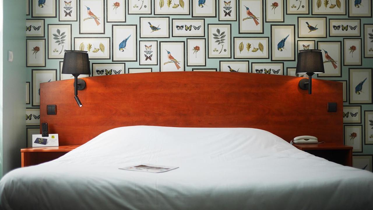 Hotel Logis Saint Louis La Suze-sur-Sarthe Esterno foto