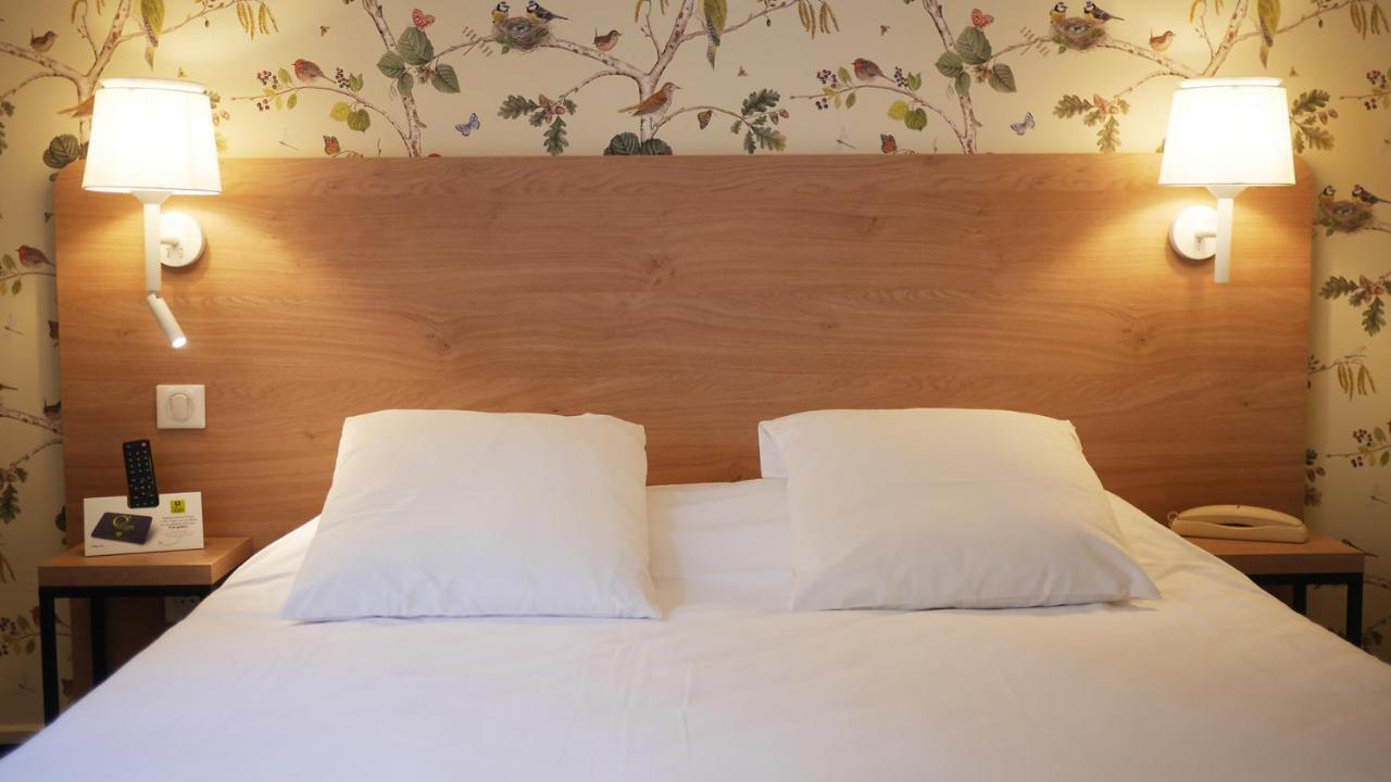 Hotel Logis Saint Louis La Suze-sur-Sarthe Esterno foto