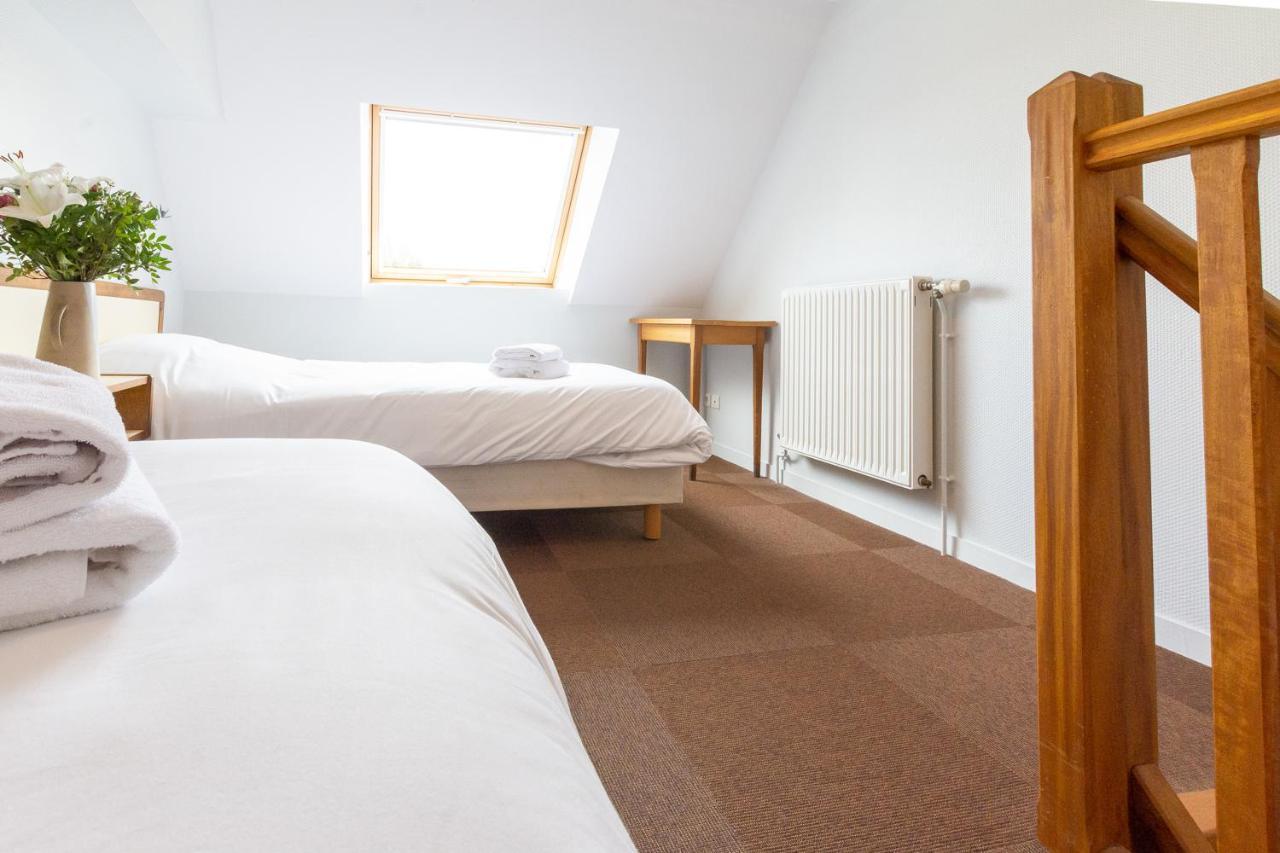 Hotel Logis Saint Louis La Suze-sur-Sarthe Esterno foto