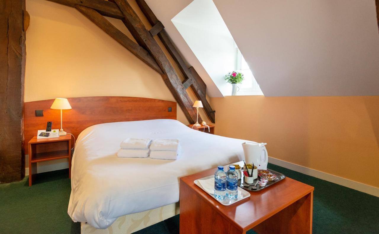 Hotel Logis Saint Louis La Suze-sur-Sarthe Esterno foto