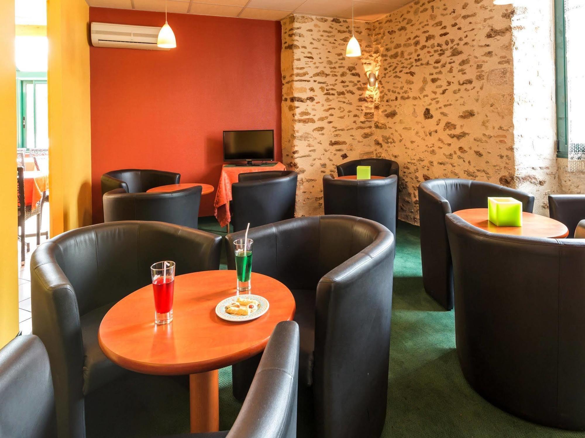 Hotel Logis Saint Louis La Suze-sur-Sarthe Esterno foto